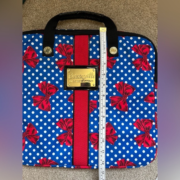Betseyville Betsey Johnson Tablet case bag - Picture 8 of 8
